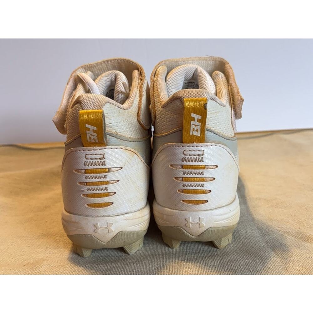 Under Armour Kids Cleats US 2.5Y High-top Rubber Cream Gold - Picture 3 of 9